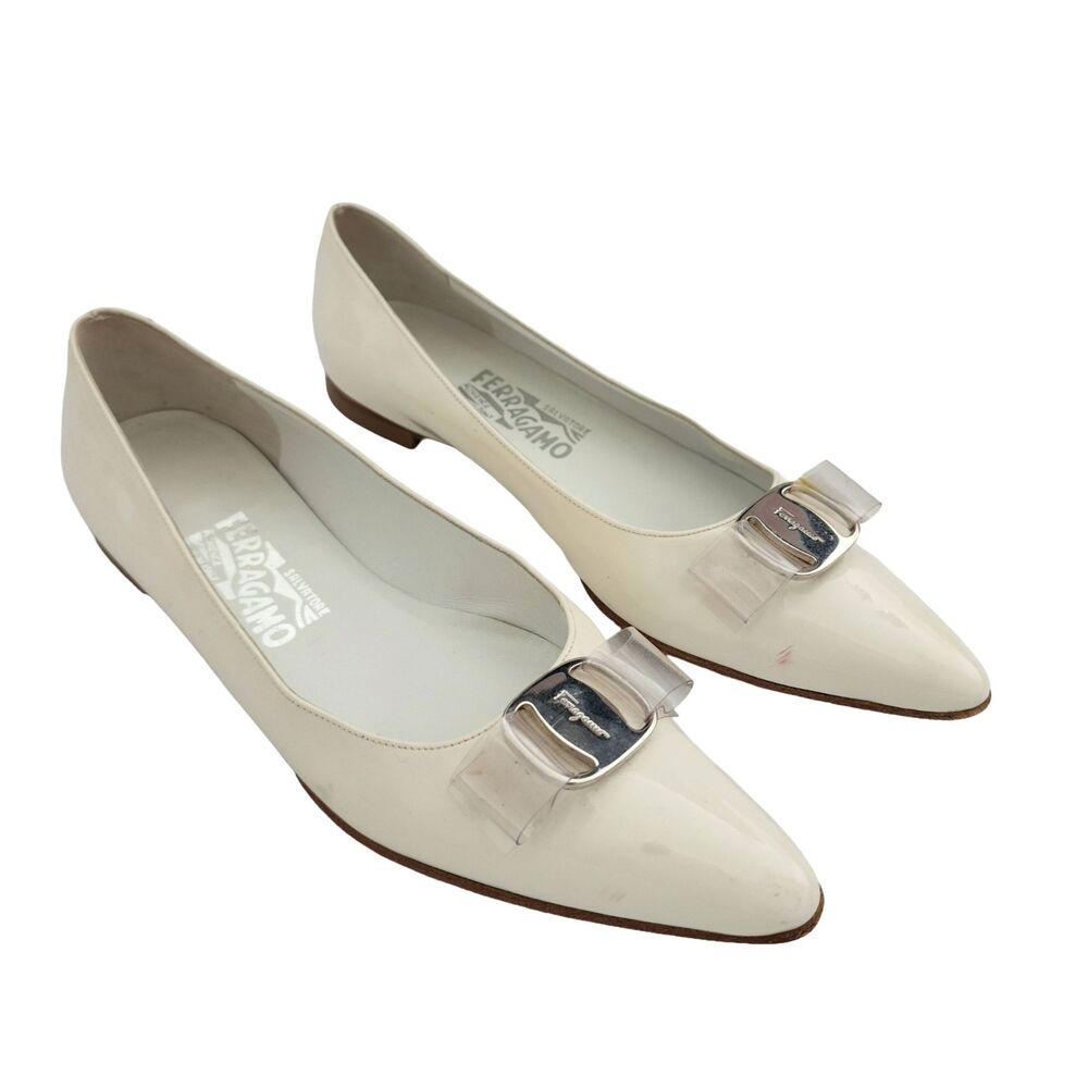 Salvatore Ferragamo Made in Italy Ivory Patent Leather Bow Flats Womens 7C COA